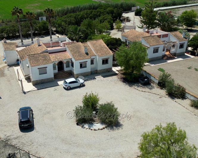 Image No.47-5 Bed Country House for sale