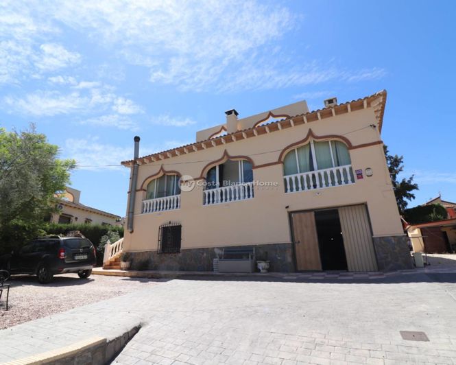 Image No.2-3 Bed Villa for sale