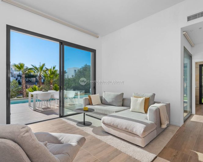 Image No.15-4 Bed Villa for sale