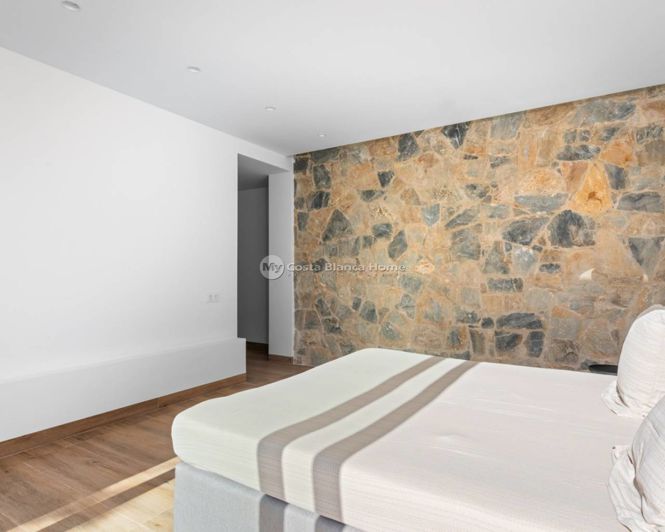 Image No.42-4 Bed Villa for sale