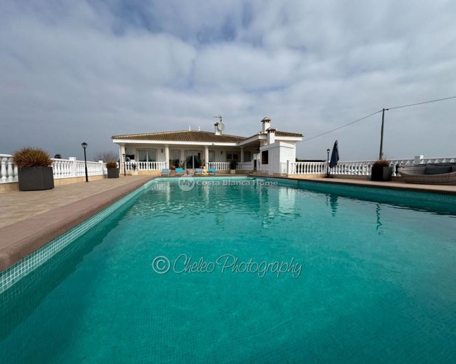 Image No.42-6 Bed Villa for sale