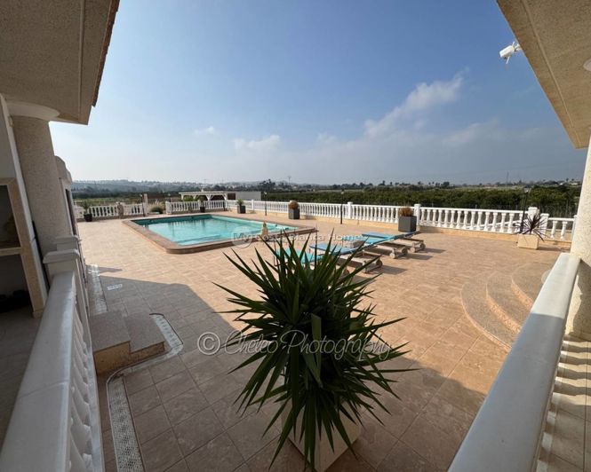 Image No.48-6 Bed Villa for sale