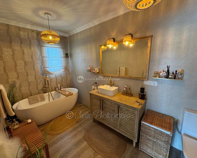 Image No.7-6 Bed Villa for sale