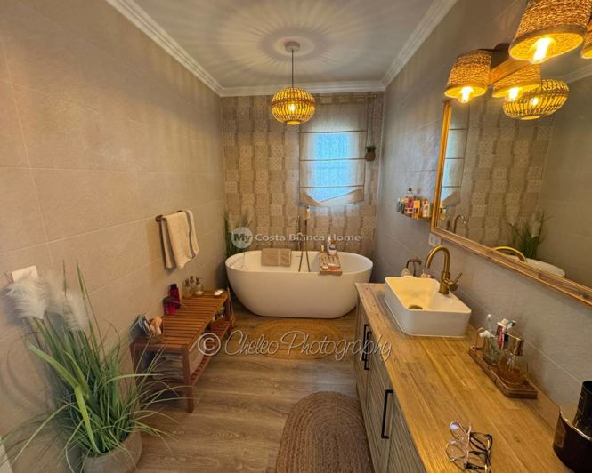 Image No.8-6 Bed Villa for sale