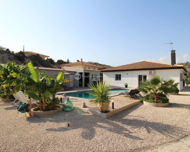 Image No.1-3 Bed Villa for sale