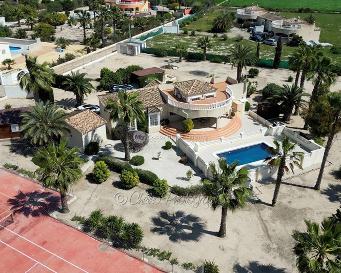 Image No.1-4 Bed Villa for sale