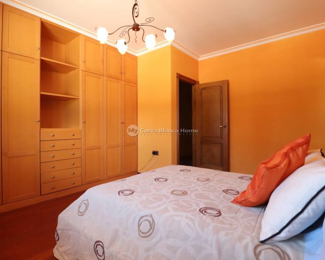 Image No.25-6 Bed Country House for sale