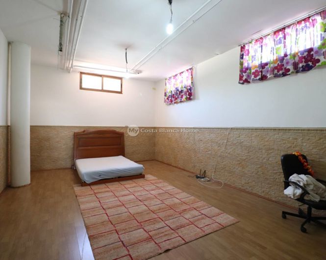 Image No.41-6 Bed Country House for sale