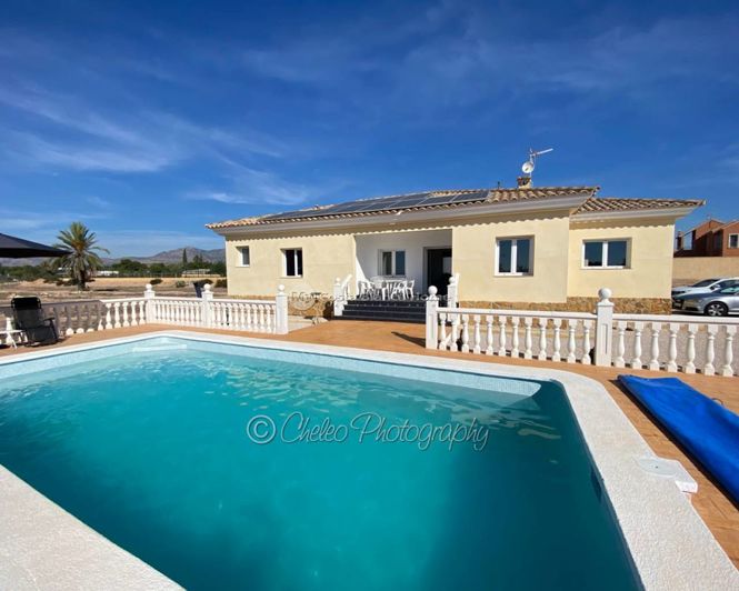 Image No.1-4 Bed Villa for sale