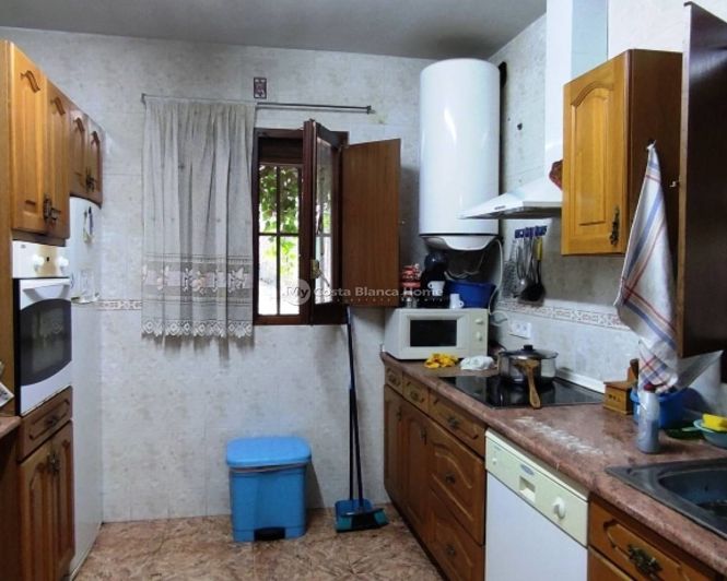 Image No.7-5 Bed Country House for sale