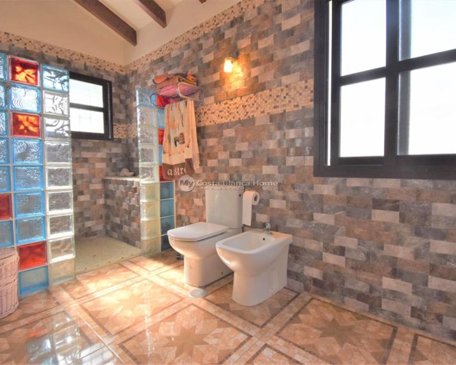 Image No.18-4 Bed Villa for sale