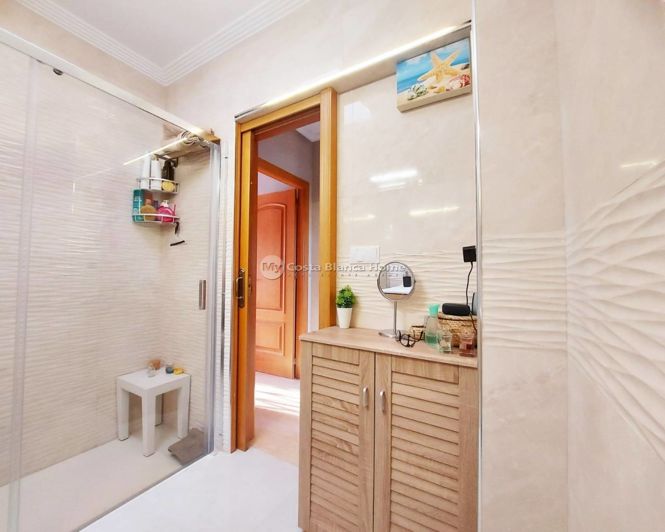 Image No.26-3 Bed Townhouse for sale