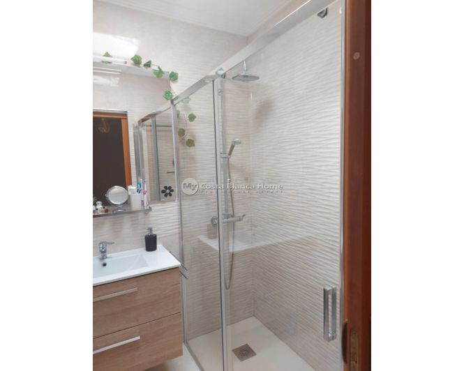 Image No.27-3 Bed Townhouse for sale