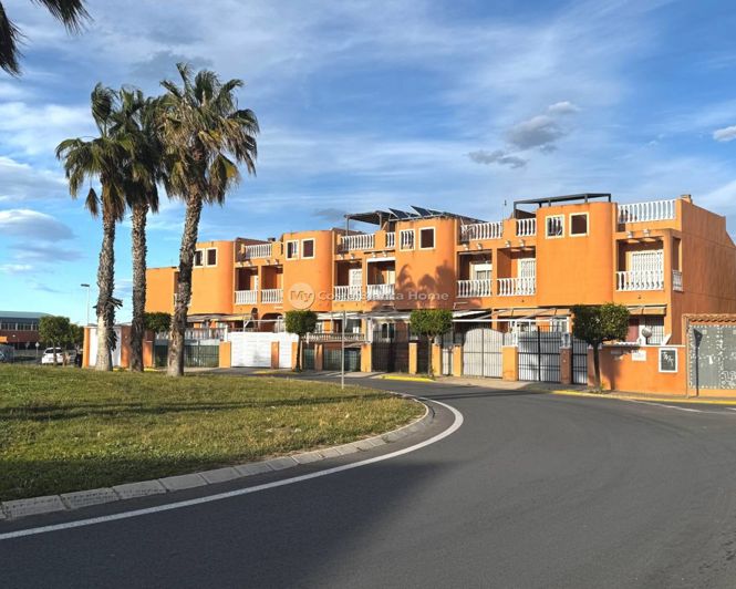 Image No.43-3 Bed Townhouse for sale