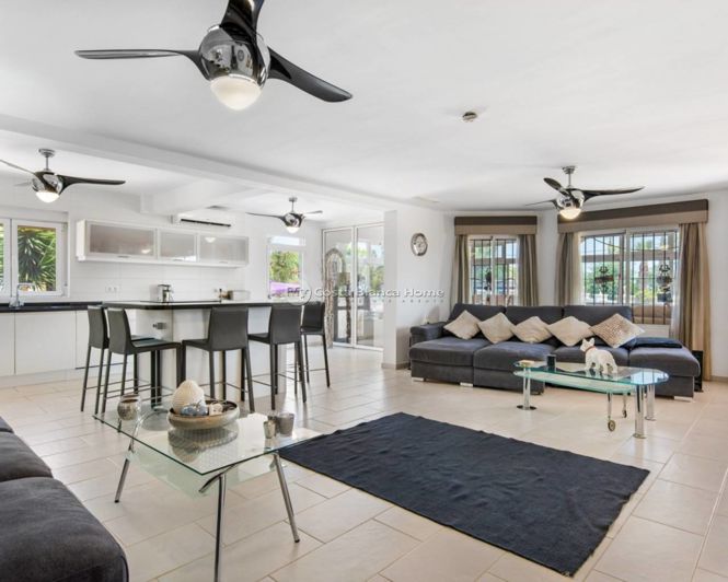 Image No.11-4 Bed Country House for sale