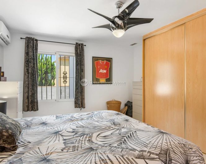 Image No.20-4 Bed Country House for sale