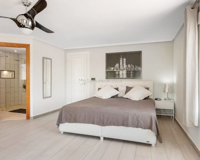 Image No.24-4 Bed Country House for sale