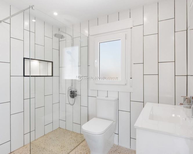 Image No.27-4 Bed Country House for sale