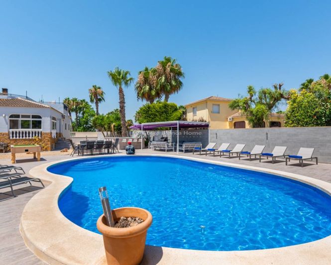 Image No.38-4 Bed Country House for sale