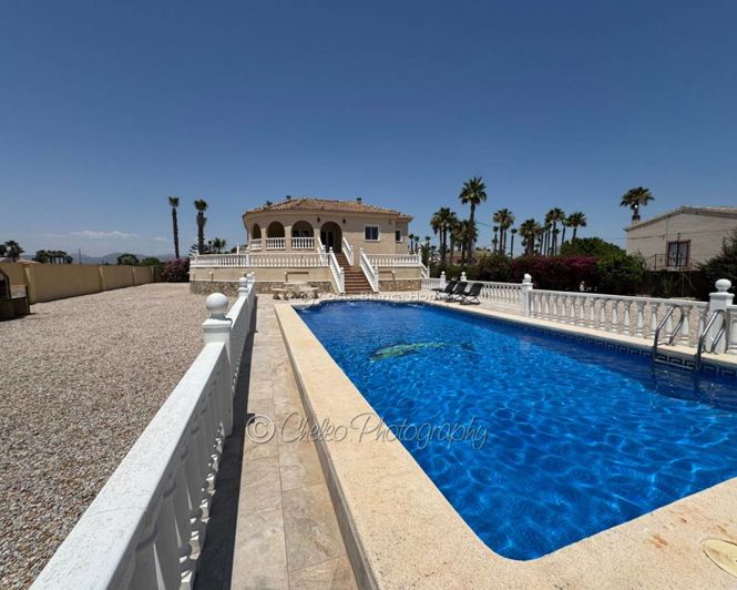 Image No.1-4 Bed Villa for sale