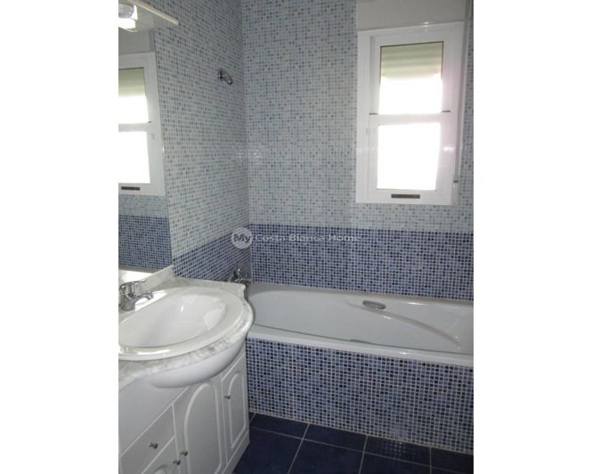 Image No.14-3 Bed Townhouse for sale