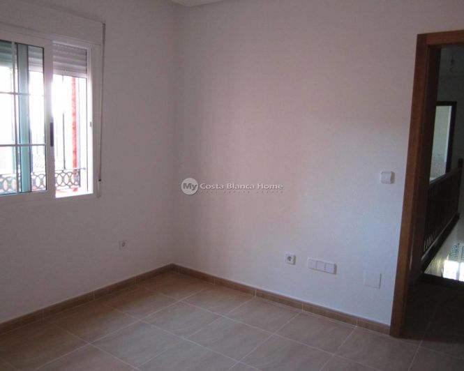 Image No.17-3 Bed Townhouse for sale