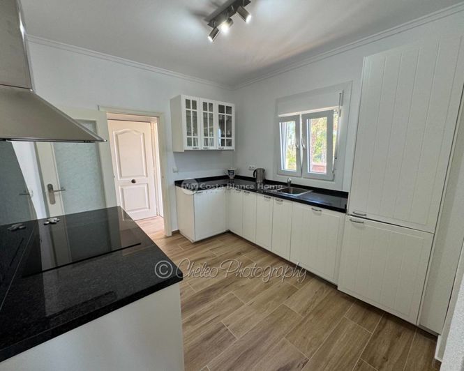 Image No.4-4 Bed Country House for sale