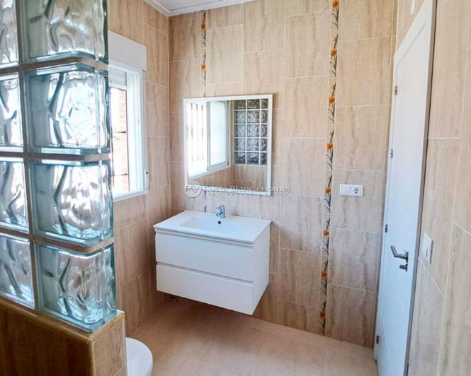 Image No.8-3 Bed Country House for sale