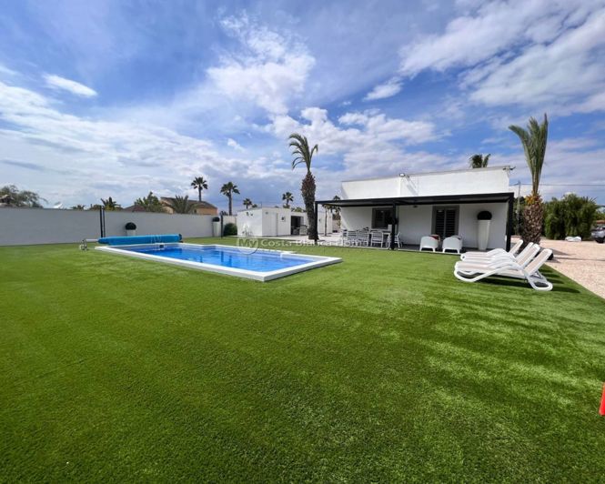 Image No.1-3 Bed Country House for sale