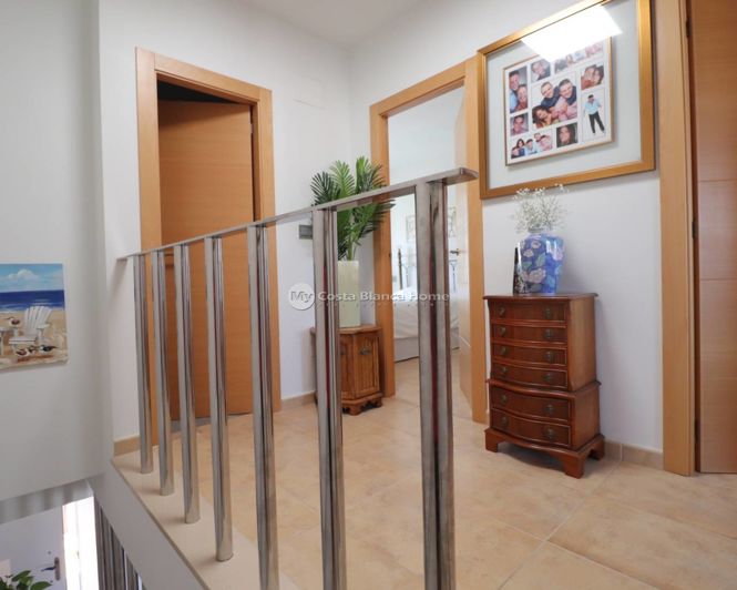 Image No.11-3 Bed Townhouse for sale