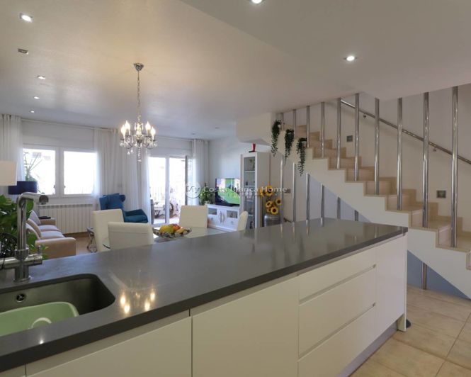 Image No.9-3 Bed Townhouse for sale