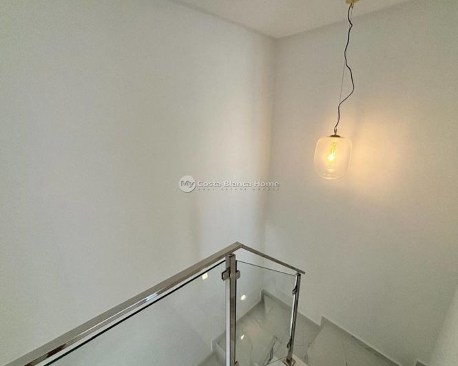 Image No.13-3 Bed Property for sale