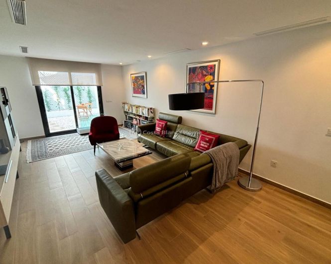 Image No.18-3 Bed Property for sale