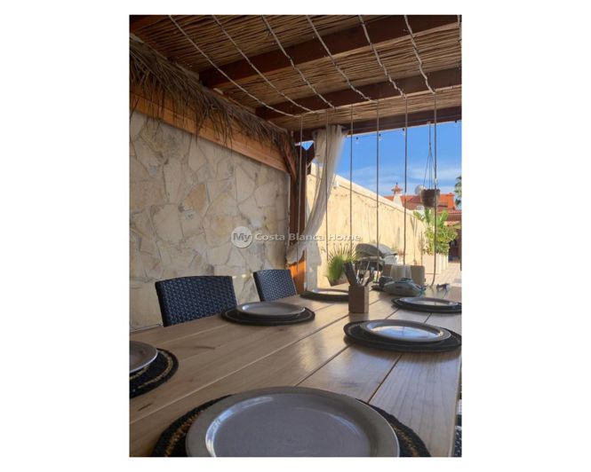 Image No.17-4 Bed Villa / Detached for sale