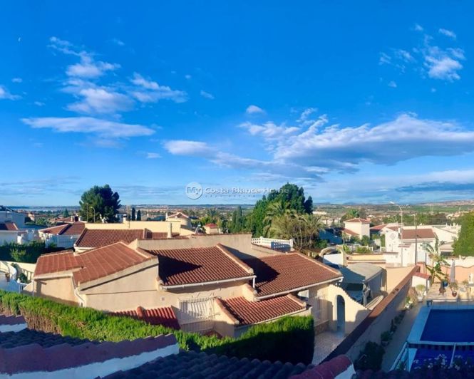 Image No.2-4 Bed Villa / Detached for sale