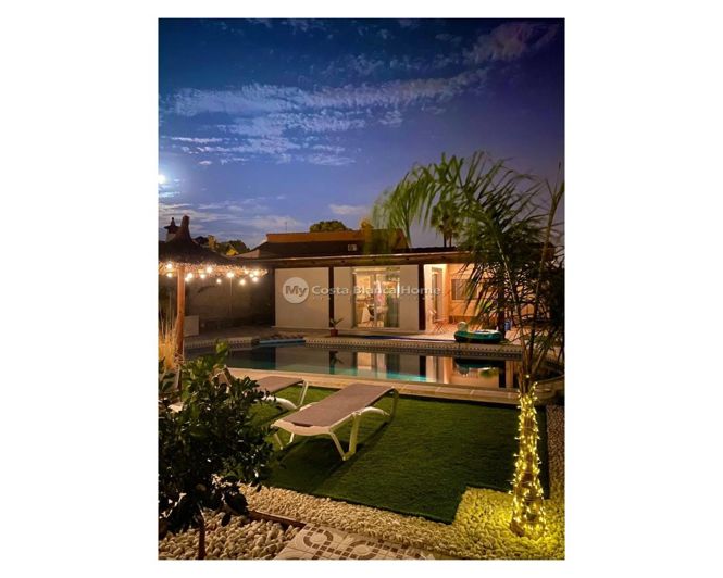 Image No.34-4 Bed Villa / Detached for sale