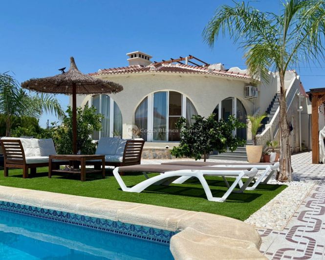 Image No.37-4 Bed Villa / Detached for sale