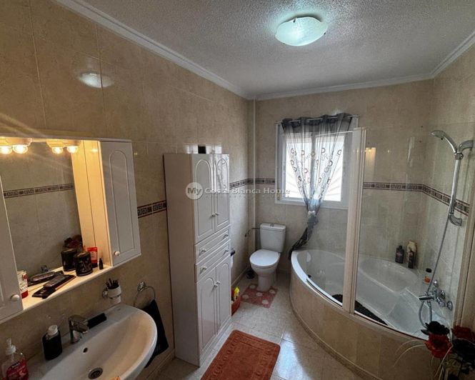 Image No.10-3 Bed Townhouse for sale