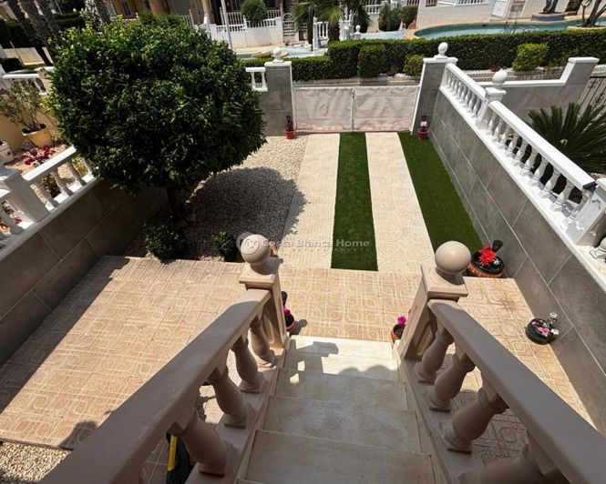 Image No.30-3 Bed Townhouse for sale