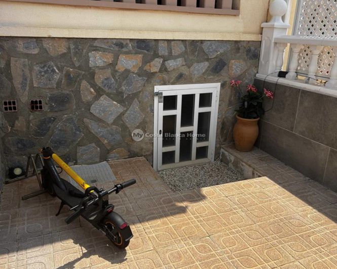 Image No.33-3 Bed Townhouse for sale