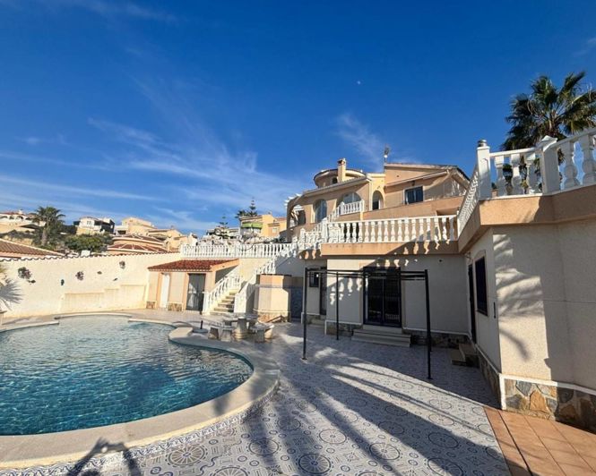 Image No.13-5 Bed Property for sale