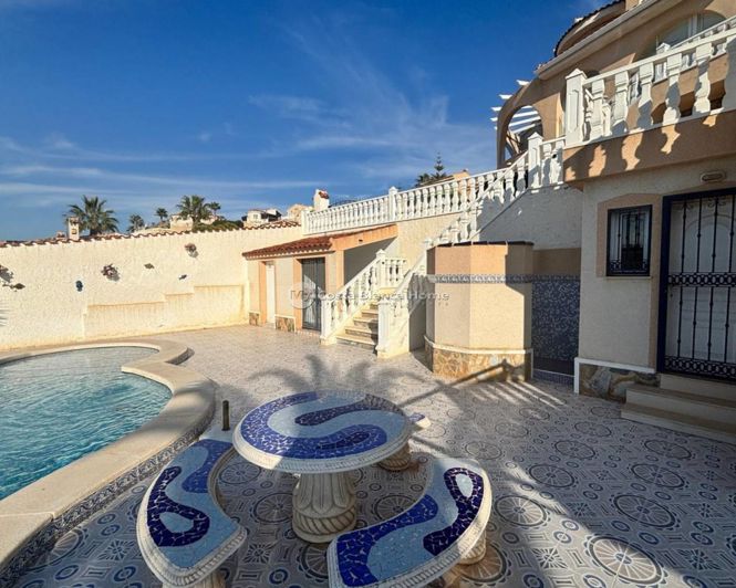 Image No.15-5 Bed Property for sale