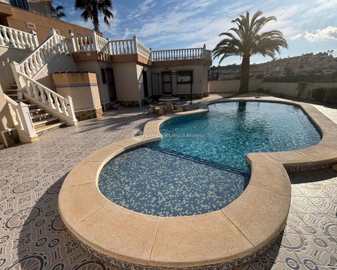 Image No.3-5 Bed Property for sale