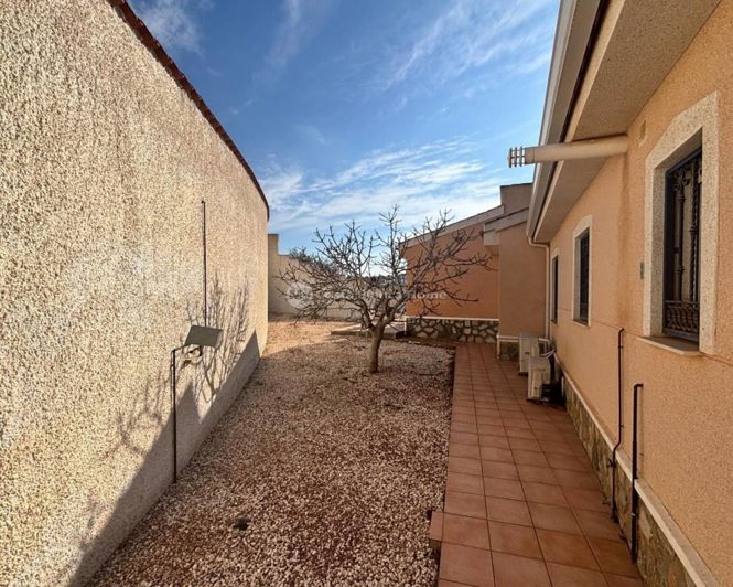 Image No.33-5 Bed Property for sale