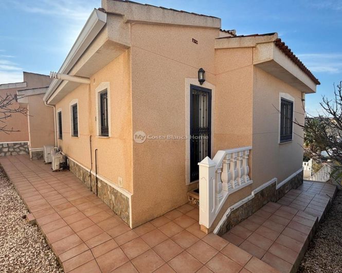 Image No.35-5 Bed Property for sale