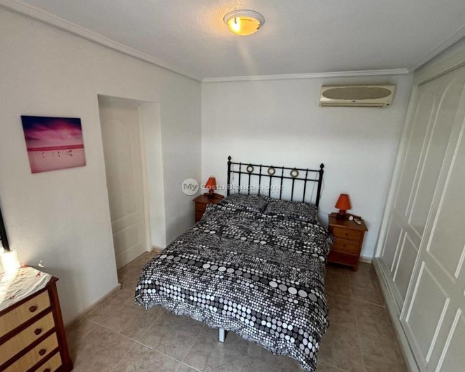 Image No.6-5 Bed Property for sale