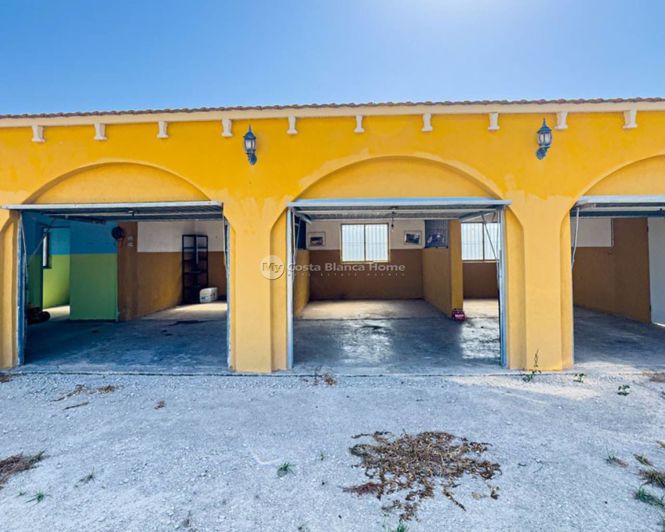 Image No.12-3 Bed Country House for sale