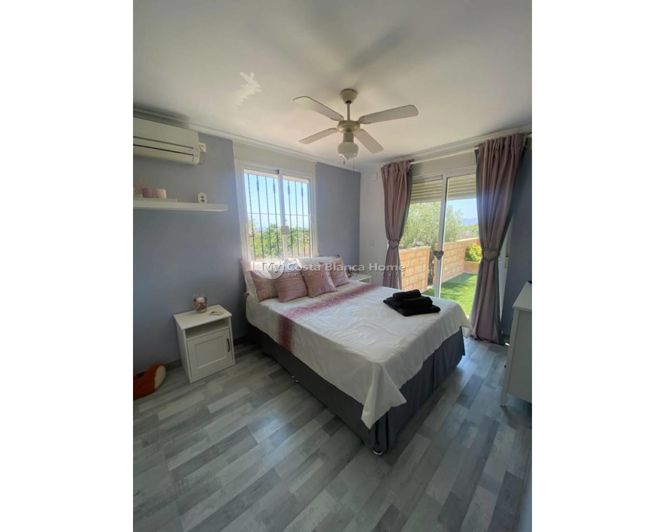 Image No.10-5 Bed Country House for sale