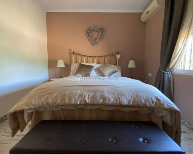 Image No.27-5 Bed Country House for sale