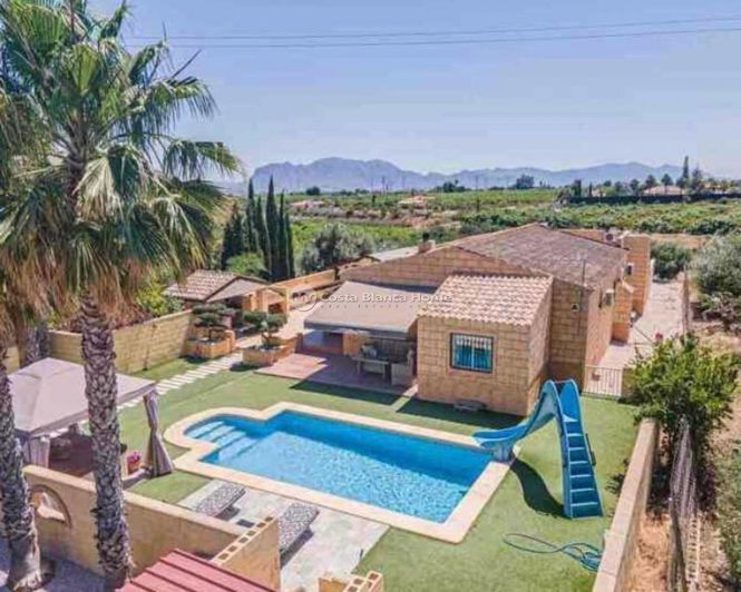 Image No.43-5 Bed Country House for sale